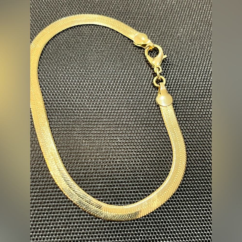 Gold bracelet